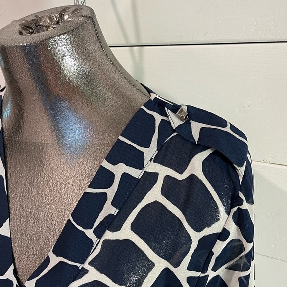 💙 LA FÉE MARABOUTÉE • Abstract print flowy blouse • Size 40 - Picture 4 of 10